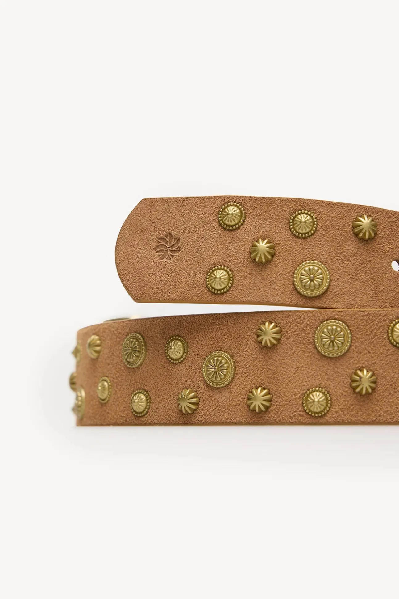 Liana. Cinto de croute com tachas