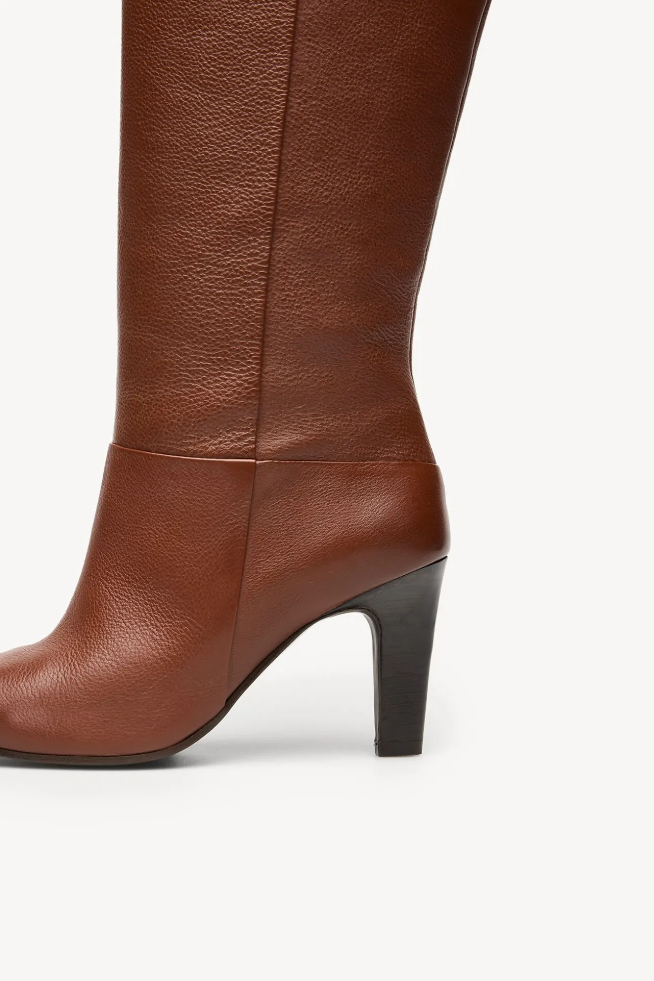 Lidia. Botas de pele de cano alto