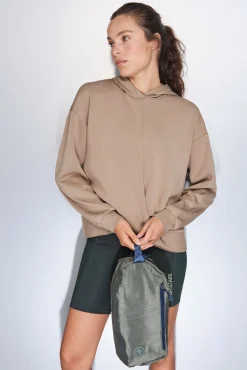 Mala de ombro em nylon cáqui acetinado
