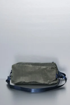 Mala de ombro em nylon cáqui acetinado