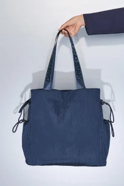 Mala tote de nylon acetinado azul