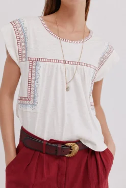 Malena. T-shirt bordada