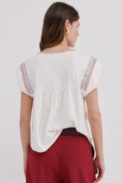 Malena. T-shirt bordada