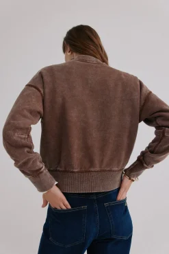 Manuela. Sweatshirt com efeito lavado