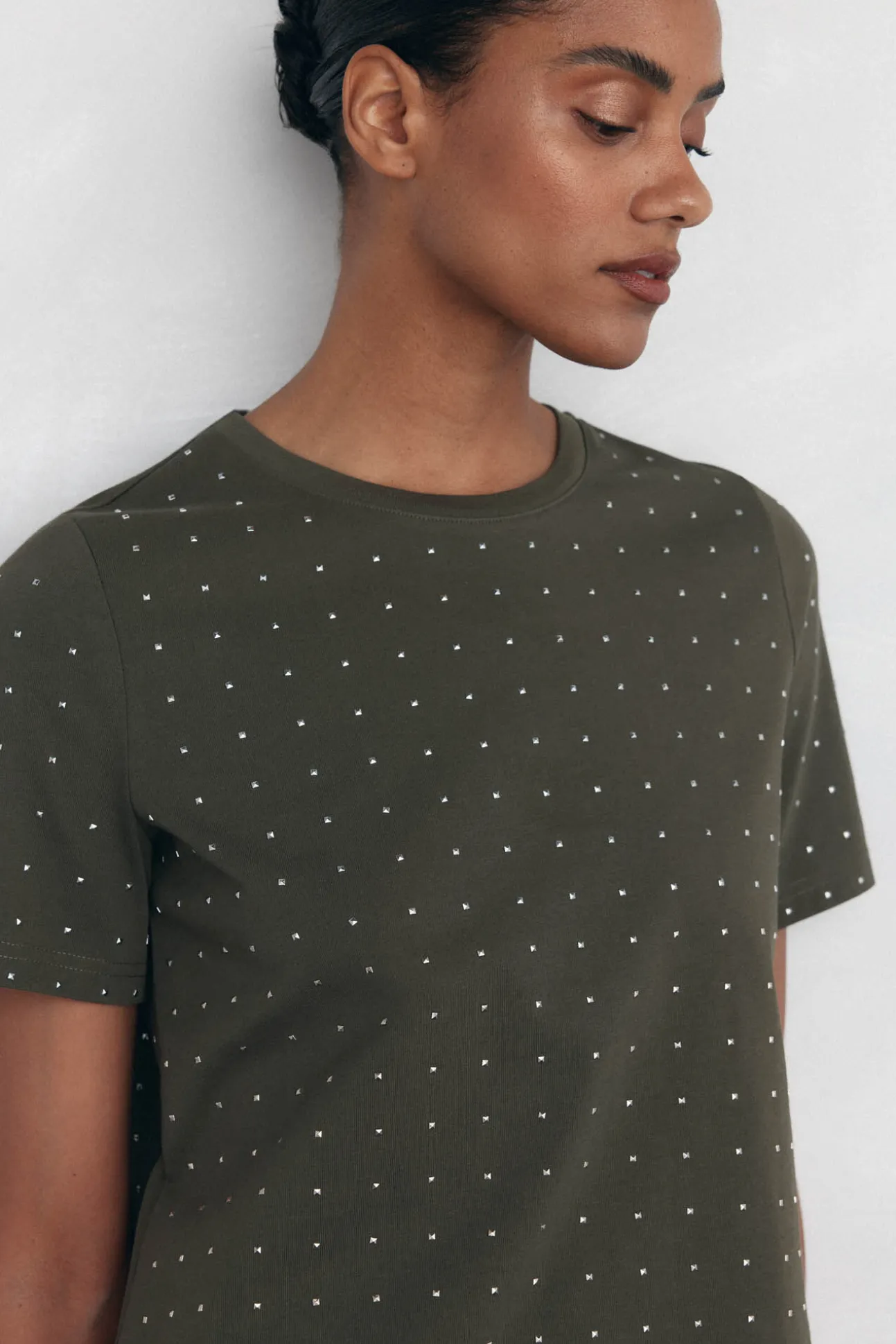 Mini camiseta cravejada