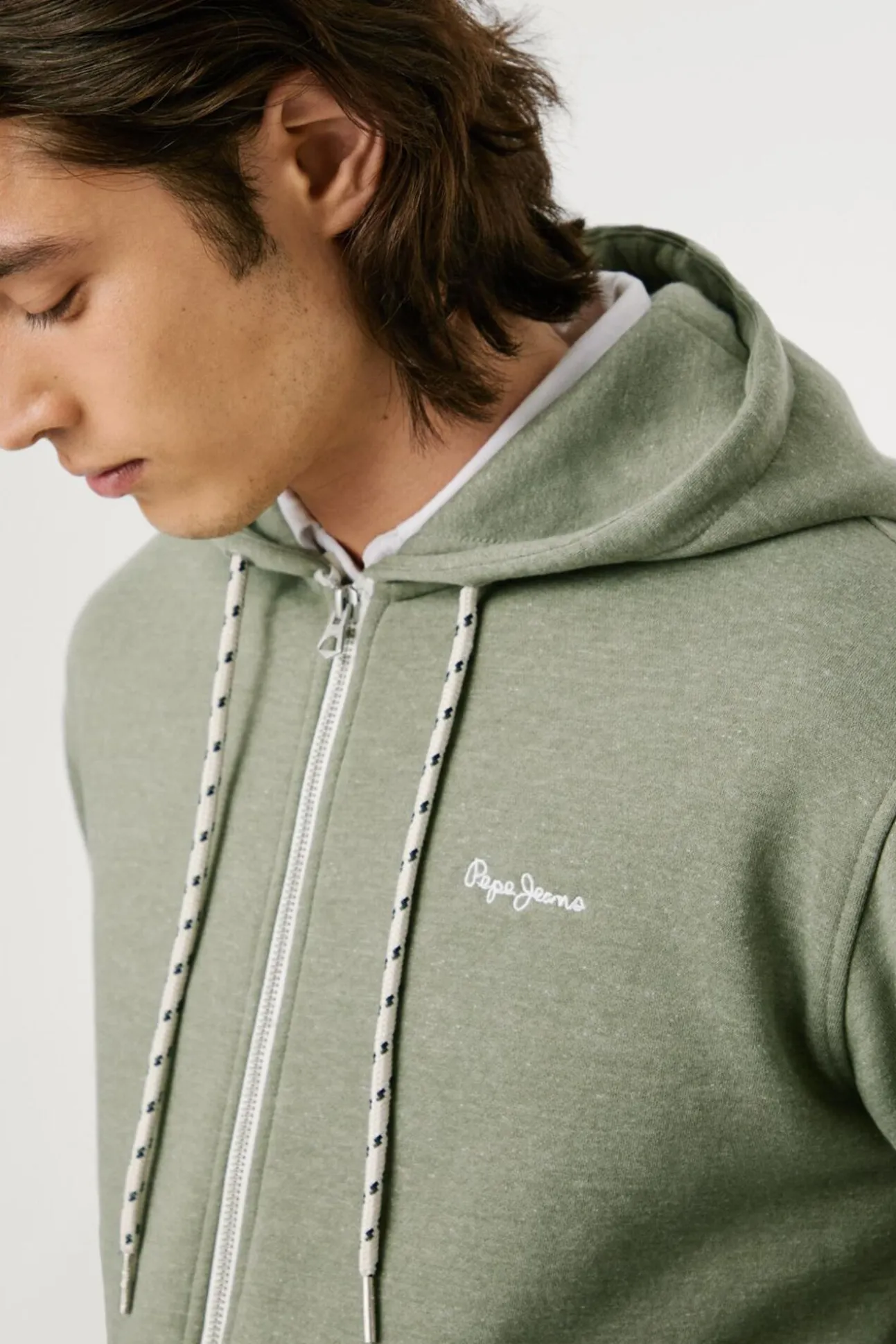Moletom com Sweatshirt e zíper