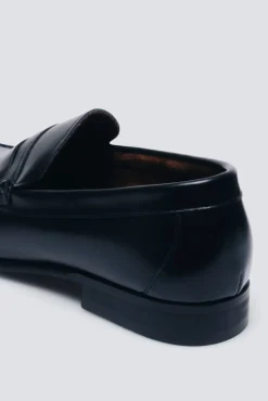 Máscara de mocassim de pele
