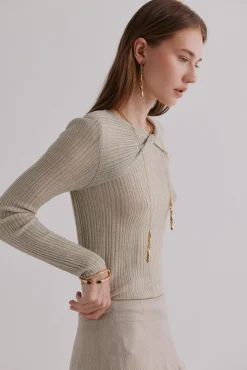 Nabila. Top com detalhe de nó