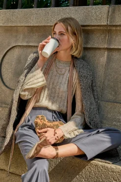 Neus. Camisola de gola redonda