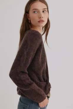Nicoletta. Camisola com nó