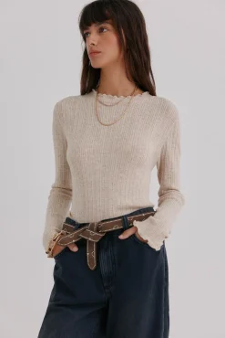 Nidia. Top com detalhe de ondas