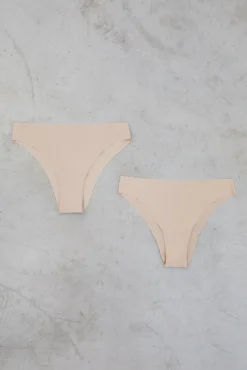 Pacote com 2 calcinhas brasileiras nude cortadas a laser