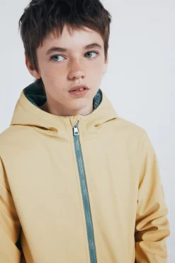 Parka amarelo pastel para criança