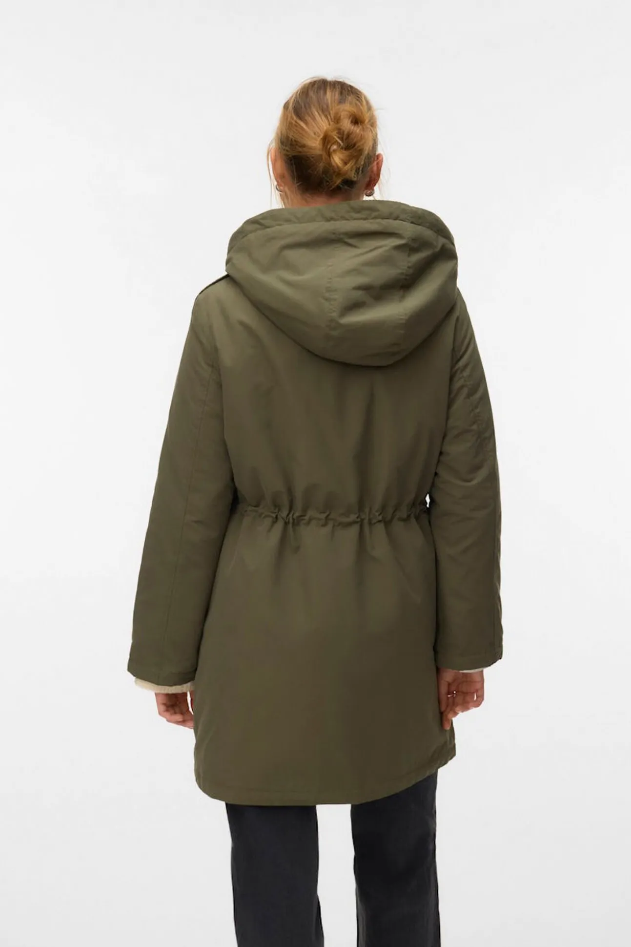 Parka com botões prateados