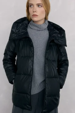 Parka com capuz em pele sintética