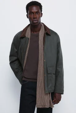 Parka curta com gola de veludo cotelê