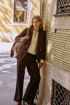 Pauline. Calça trespassadas