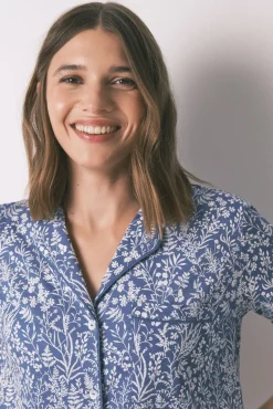 Pijama camiseiro longo 100% algodão com estampa floral azul