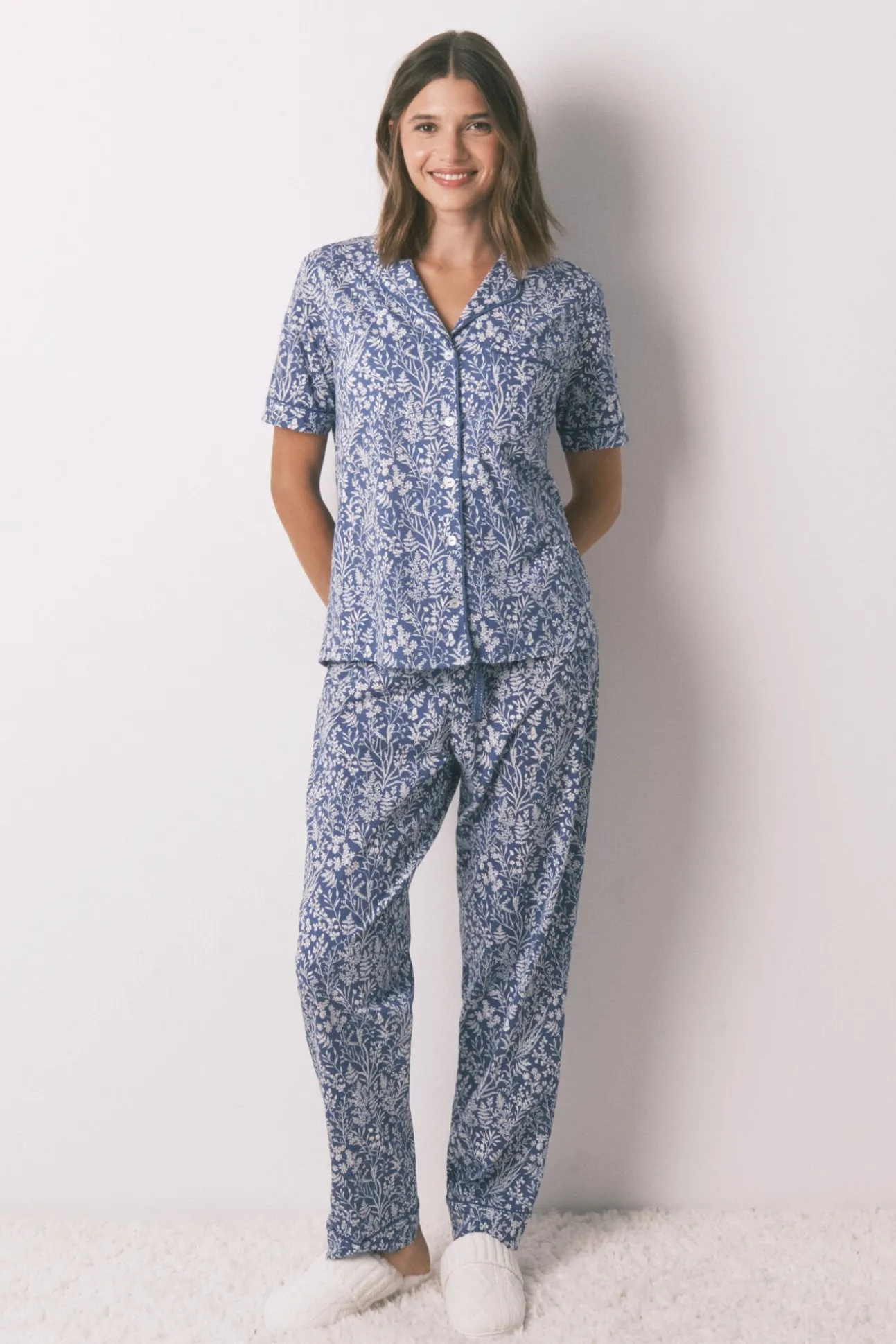 Pijama camiseiro longo 100% algodão com estampa floral azul