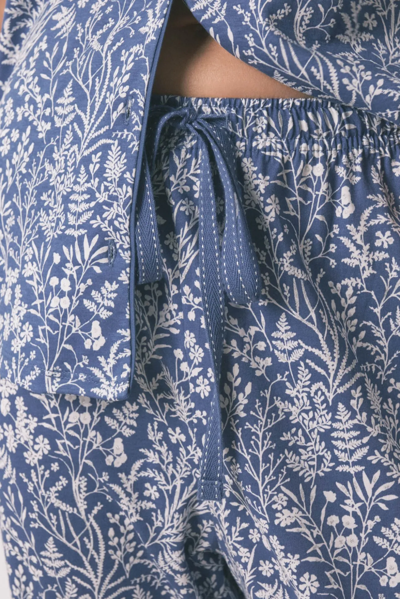 Pijama camiseiro longo 100% algodão com estampa floral azul