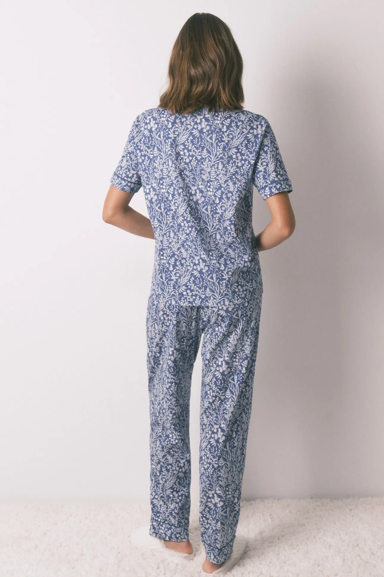 Pijama camiseiro longo 100% algodão com estampa floral azul