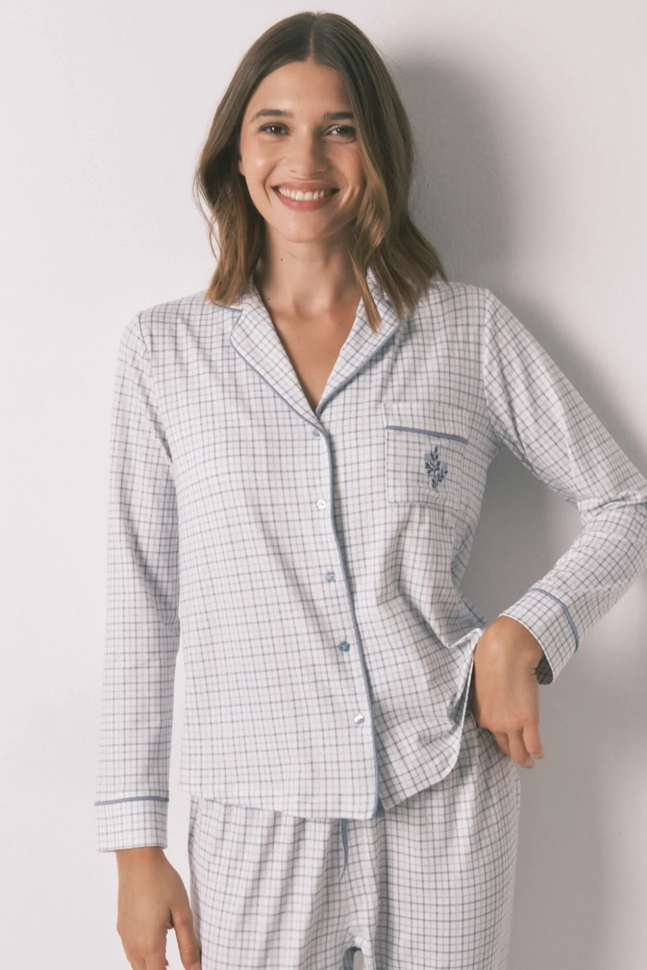 Pijama camiseiro longo xadrez com efeito brilhante