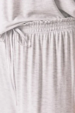Pijama Capri de viscose cinza com soft touch