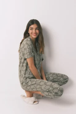 Pijama capri de viscose com flores cáqui