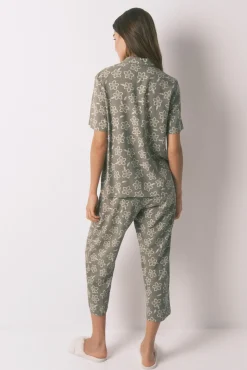 Pijama capri de viscose com flores cáqui
