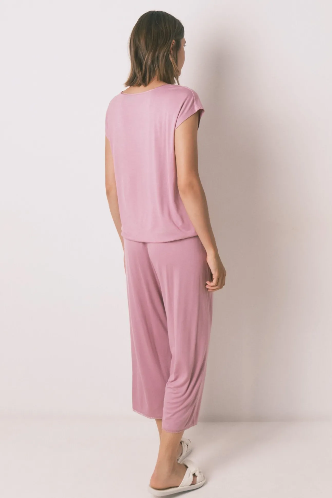 Pijama Capri de viscose rosa com soft touch