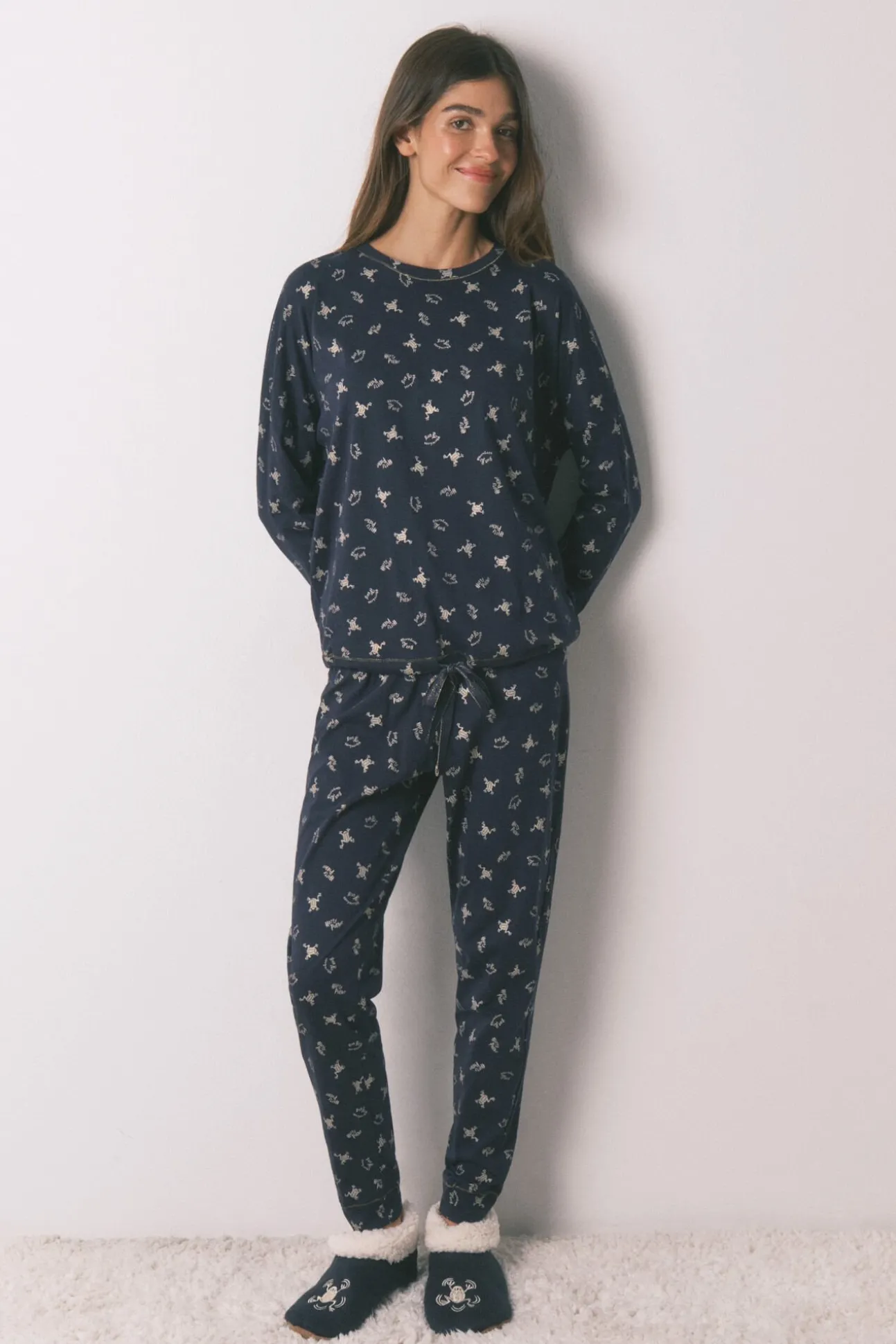 Pijama comprido 100% algodão azul estampado sapinhos