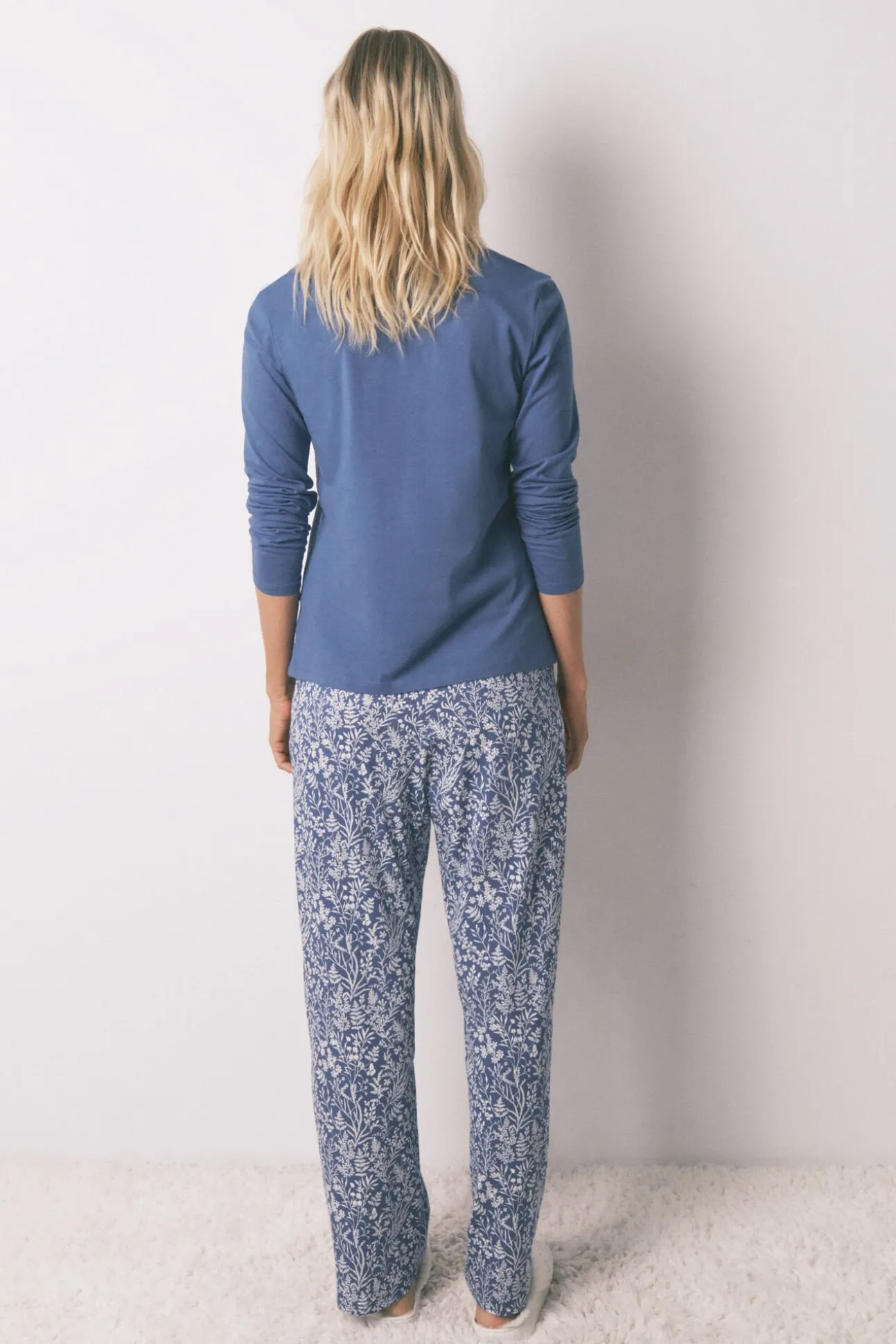 Pijama comprido 100% algodão com estampa floral azul