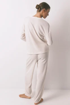 Pijama comprido branco com textura waffle