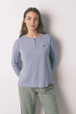 Pijama comprido com calças e estampado xadrez