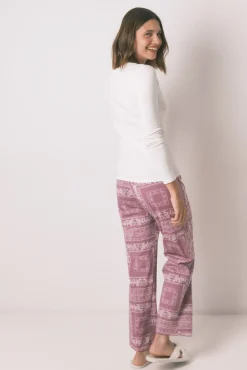 Pijama comprido com estampado floral