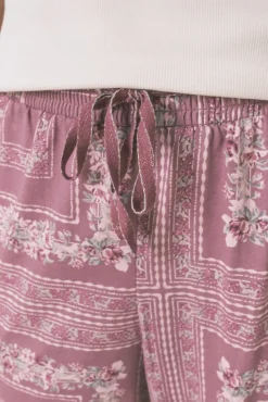 Pijama comprido com estampado floral