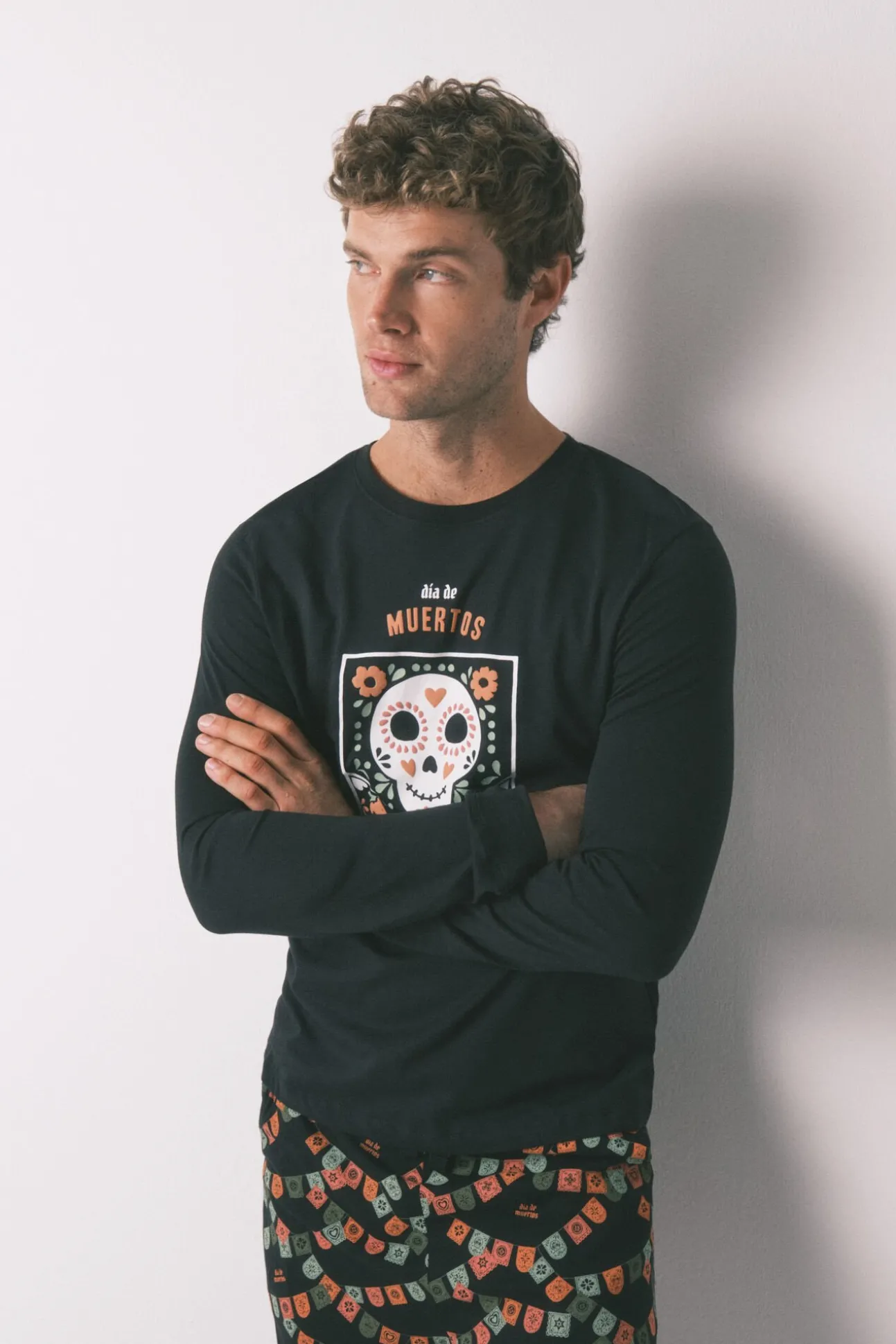 Pijama comprido "Dia dos Mortos" 100% algodão na cor preta