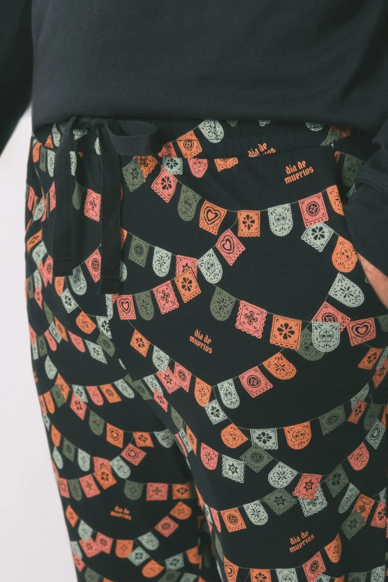 Pijama comprido "Dia dos Mortos" 100% algodão na cor preta