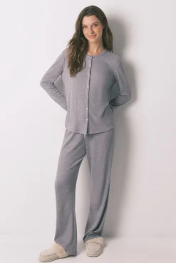 Pijama comprido em cinza brilhante