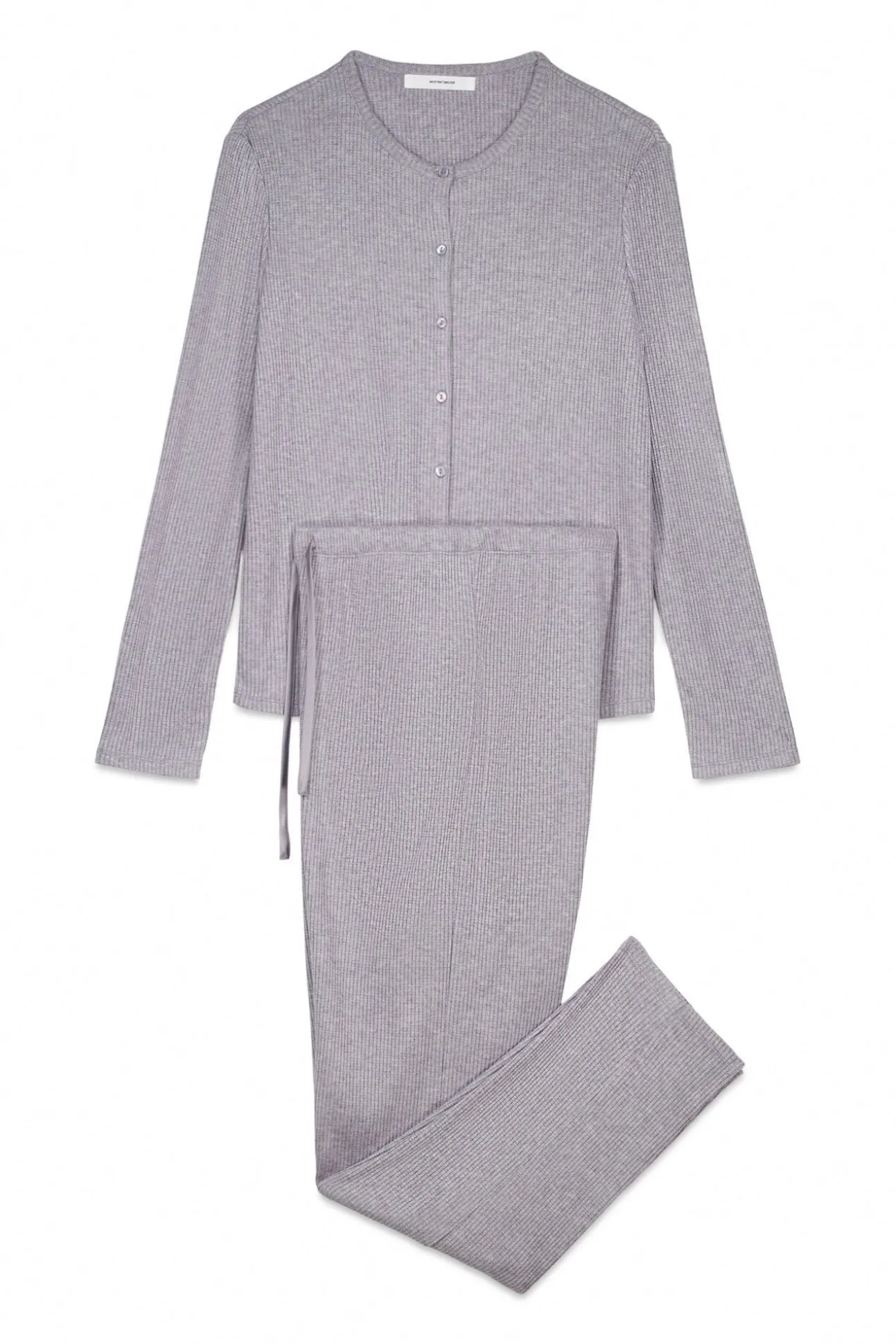 Pijama comprido em cinza brilhante