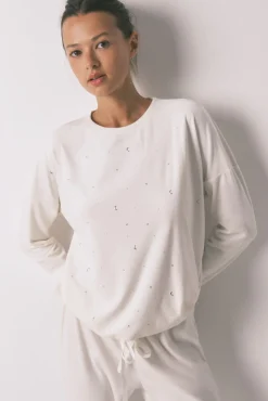 Pijama comprido em veludo branco macio com glitter