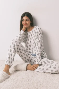 Pijama comprido floral