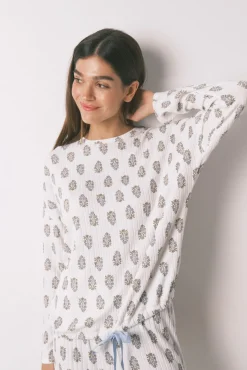 Pijama comprido floral