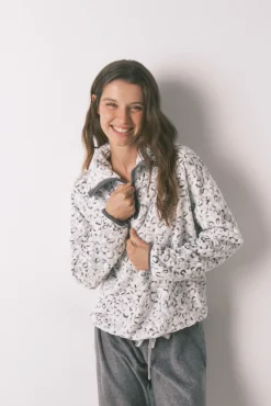 Pijama comprido longo com estampa animal polar