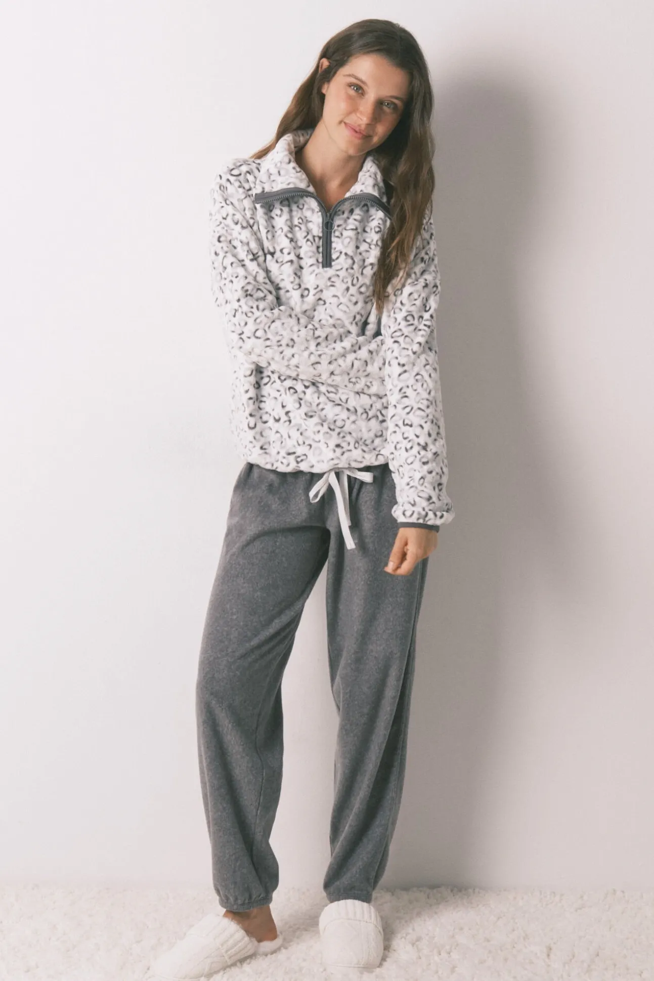 Pijama comprido longo com estampa animal polar