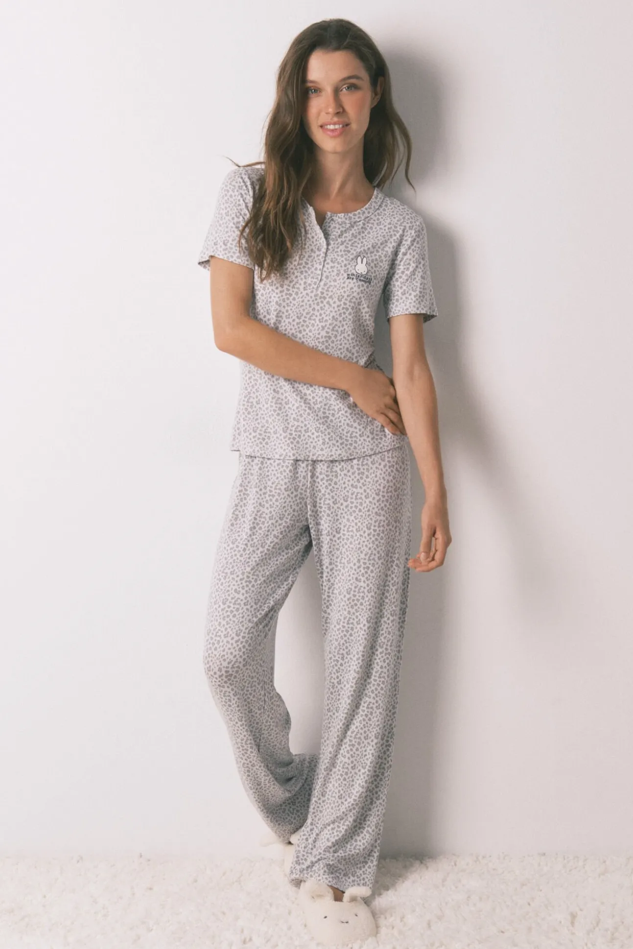 Pijama comprido longo de manga curta com estampado animal da Miffy