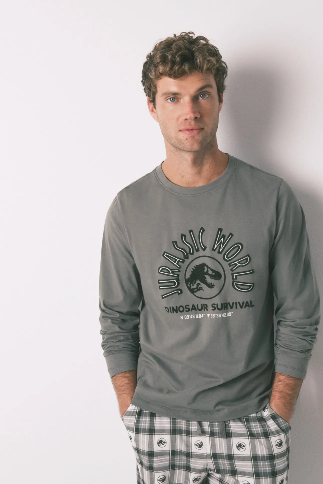 Pijama comprido masculino 100% algodão "Jurassic World"