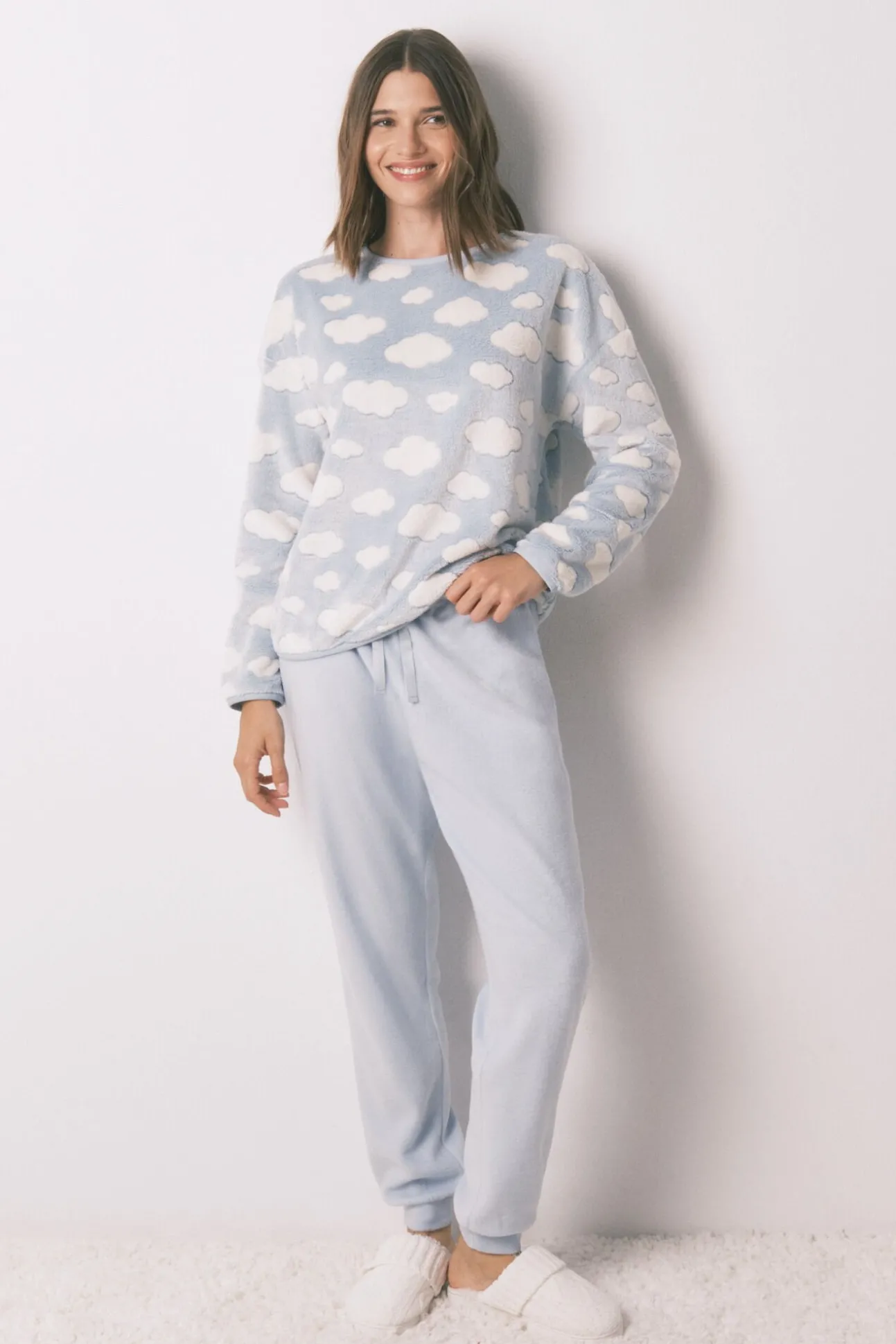 Pijama comprido polar mousse nuvens