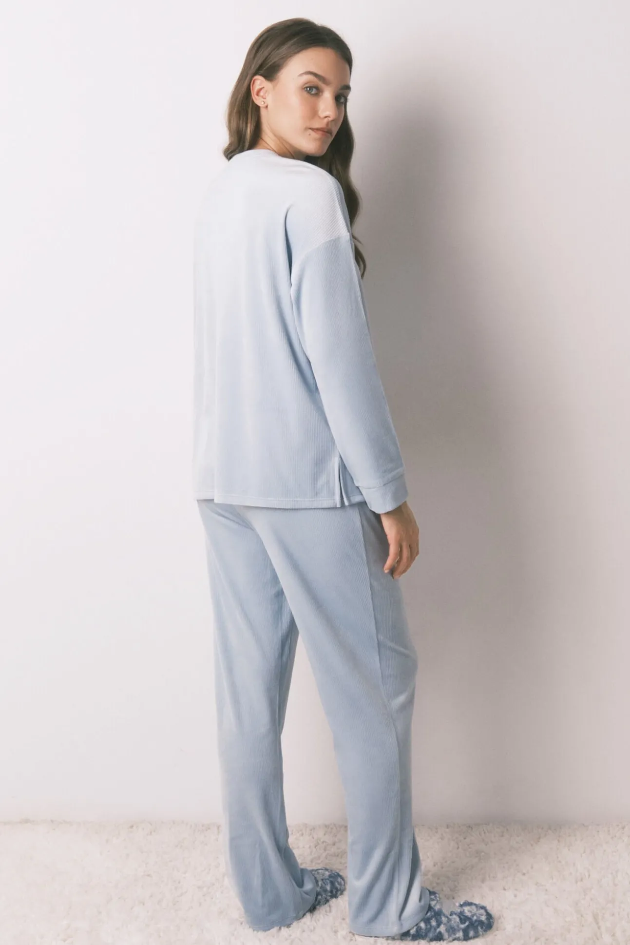 Pijama comprido veludo cotelê azul
