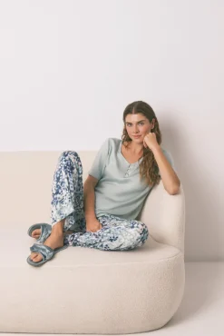 Pijama de cetim viscose floral verde